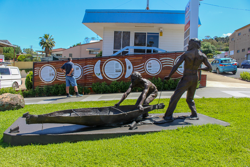 Storyboards & statues tell the history of Gundagai and it's people.