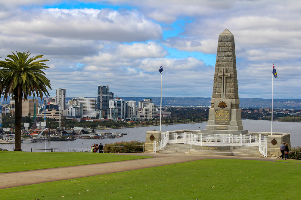 Cenotaph and view over Perth, from Kings Park and Botanic Gardens