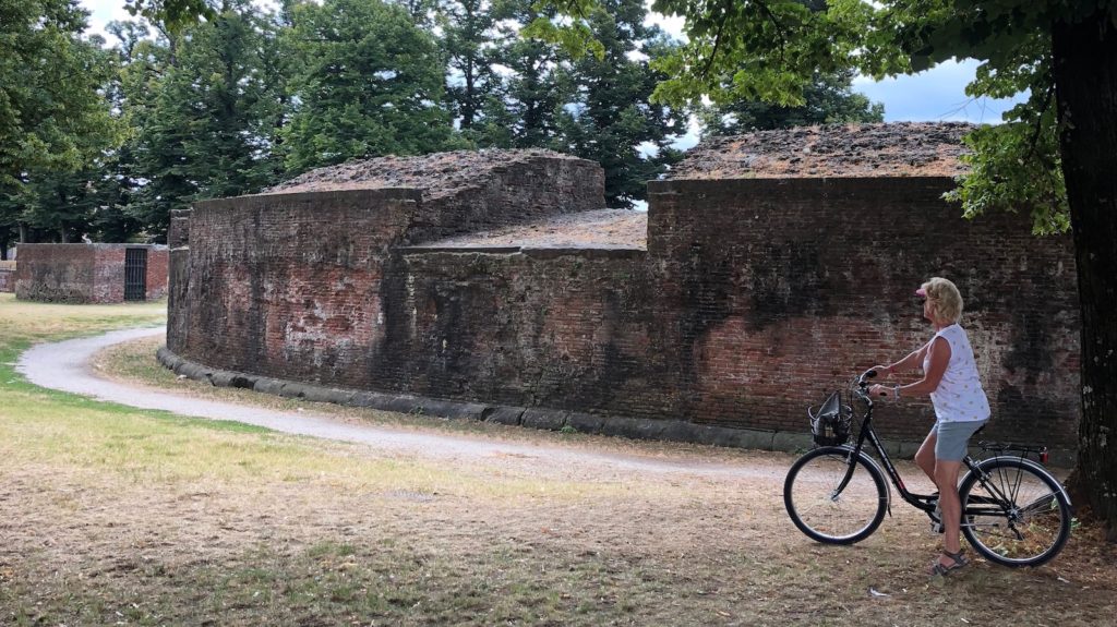 Cycling Lucca -travel destinations